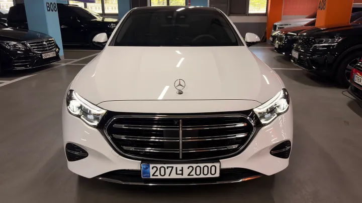 메르세데스-벤츠 E300 4MATIC 익스클루시브