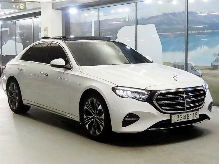 메르세데스-벤츠 E220d 4MATIC 익스클루시브
